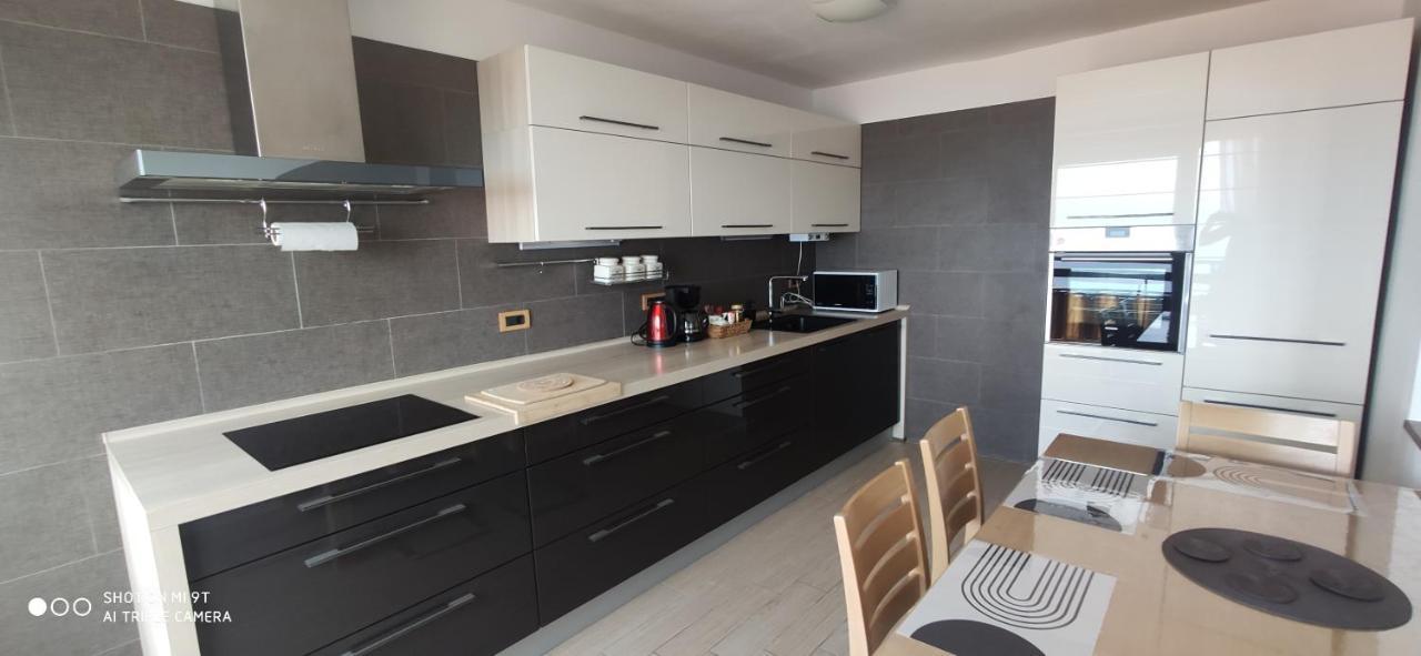 Apartment Karla Rijeka Bagian luar foto
