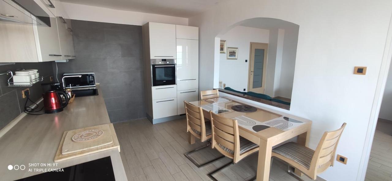 Apartment Karla Rijeka Bagian luar foto